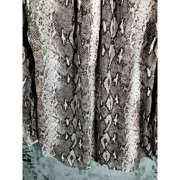 Banana Republic Blouse Women’s Animal Print Blouse Henley Snake Sheer SZ Medium - Picture 3 of 16